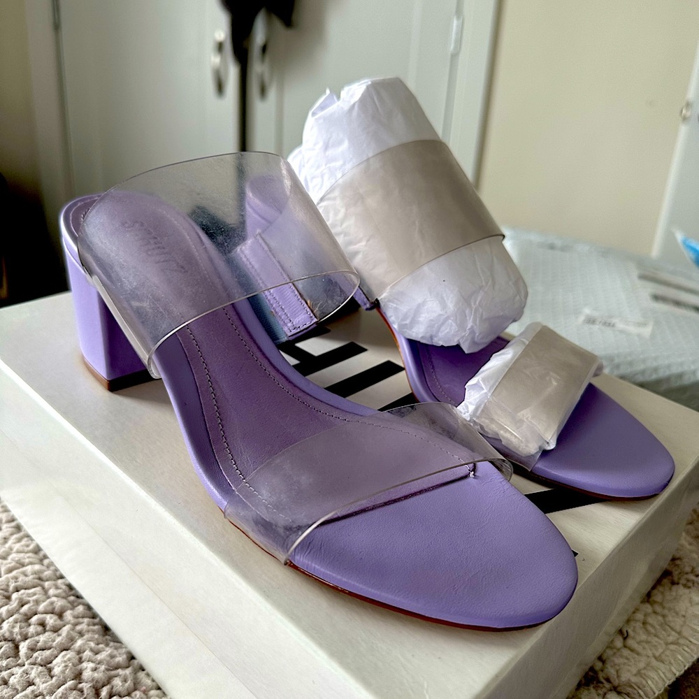 NWT - SCHUTZ Victorie Vinyl & Leather Sandal in color Grape size 8.5.